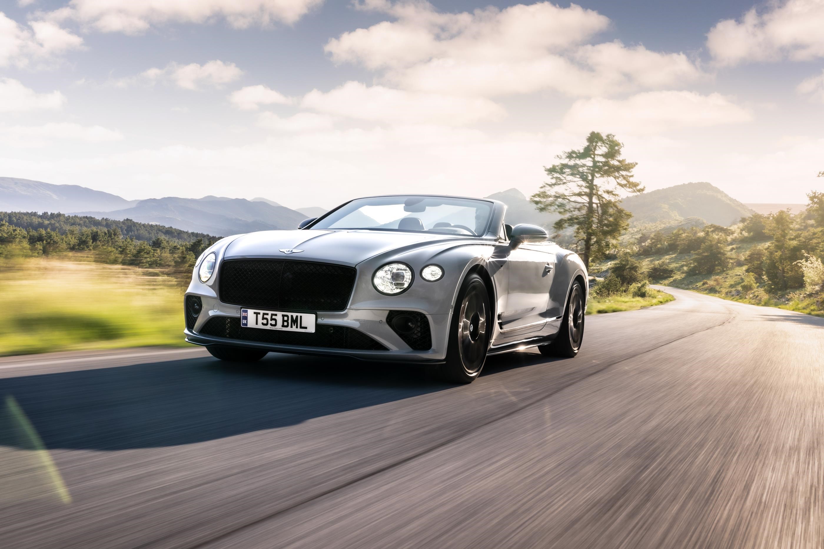 Colour , Silver/Grey Image type , Action Angle , Front 3/4 General , Performance Current Models , Continental GT Convertible , Continental GT Convertible S Current Models , Continental GT Convertible , Continental GT Convertible Current Models , Continental GT Convertible 